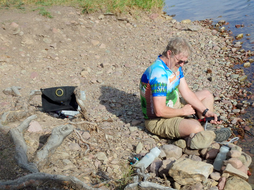 GDMBR: Dennis pumps the MSR Sweetwater Filter for a while.